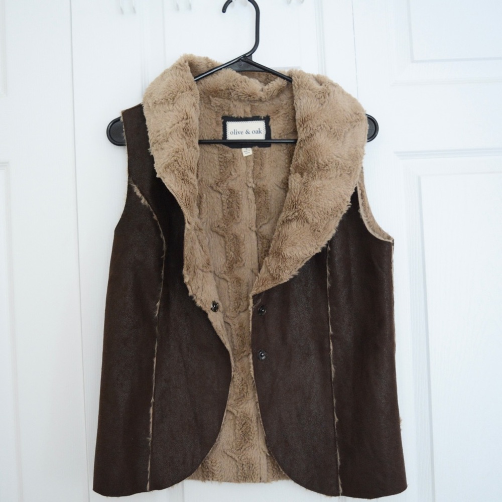 Olive & Oak fluffy vest